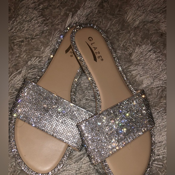 GLAZE
HONEY-62 RHINESTONE FLAT SANDAL 7 1/2 - Picture 5 of 5